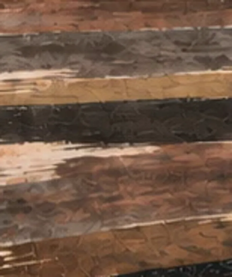 Drawing of the pattern. Brown and black horizontal streaks, like weathered wood.